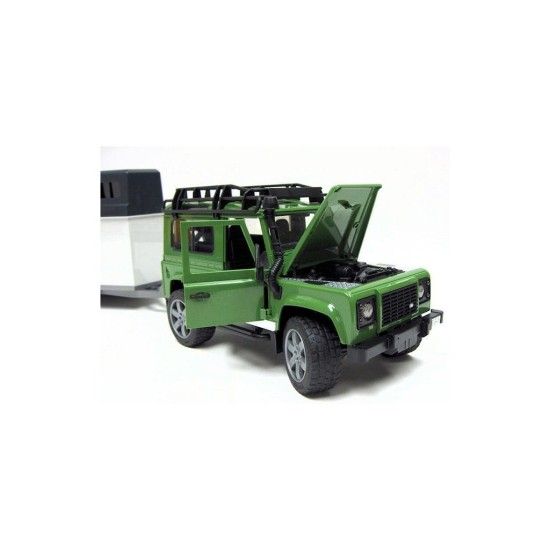 Land Rover Defender s prívesom pre kone + kôň 02592 BRUDER Land Rover Defender s prívesom pre kone + kôň 02592 BRUDER