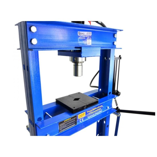 Hydraulický lis s manometrom a nožnou pumpou 20t GEKO Hydraulický lis s manometrom a nožnou pumpou 20t GEKO