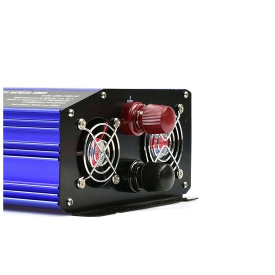 Menič napätia 12/230V 1000W/2000W, čistá sínusoida GEKO Menič napätia 12/230V 1000W/2000W, čistá sínusoida GEKO