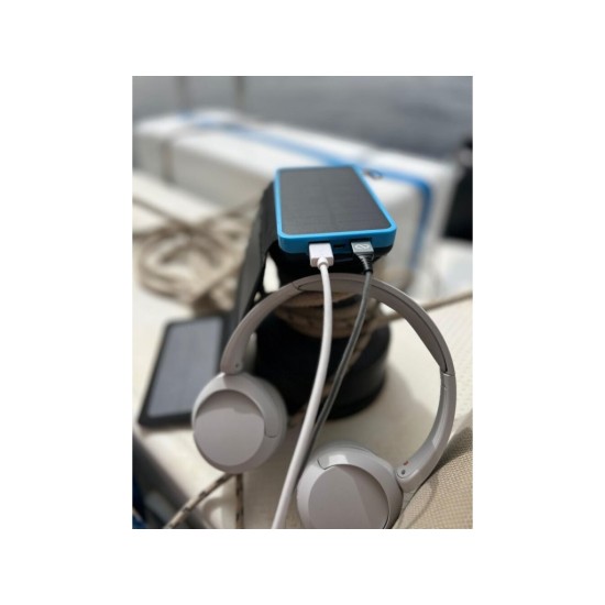 Solárna powerbanka 25000mAh, štyri solárne panely a LED baterka BASS Solárna powerbanka 25000mAh, štyri solárne panely a LED baterka BASS