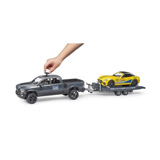 RAM 2500 a závodní Roadster - Racing Team 2504 - BRUDER RAM 2500 a závodní Roadster - Racing Team 2504 - BRUDER