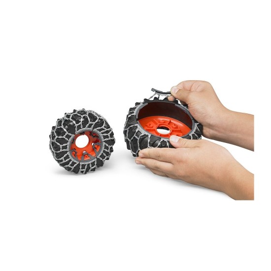 Traktor Claas Axion 950 s radlicí a sněhovými řetězy - BRUDER Traktor Claas Axion 950 s radlicí a sněhovými řetězy - BRUDER