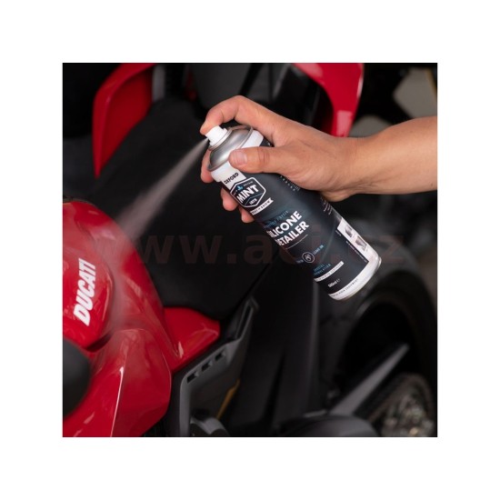 MINT péče a ochrana plastů a lakovaných povrchů na bázi silikonu sprej 500 ml