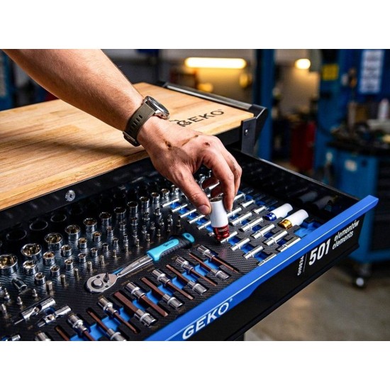 Dílenský vozík, 12 zásuvek, dřevěná deska, sada nářadí 501 ks – GEKO