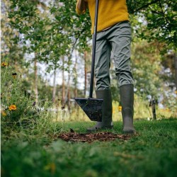 Zarovnávač trávníku SOLID – FISKARS